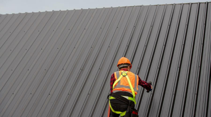 Professional metal roof installation services in Lakemore, OH